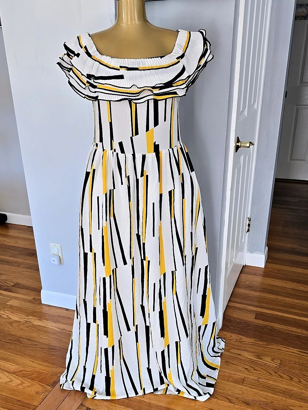 Geometric Maxi Dress in White & Black